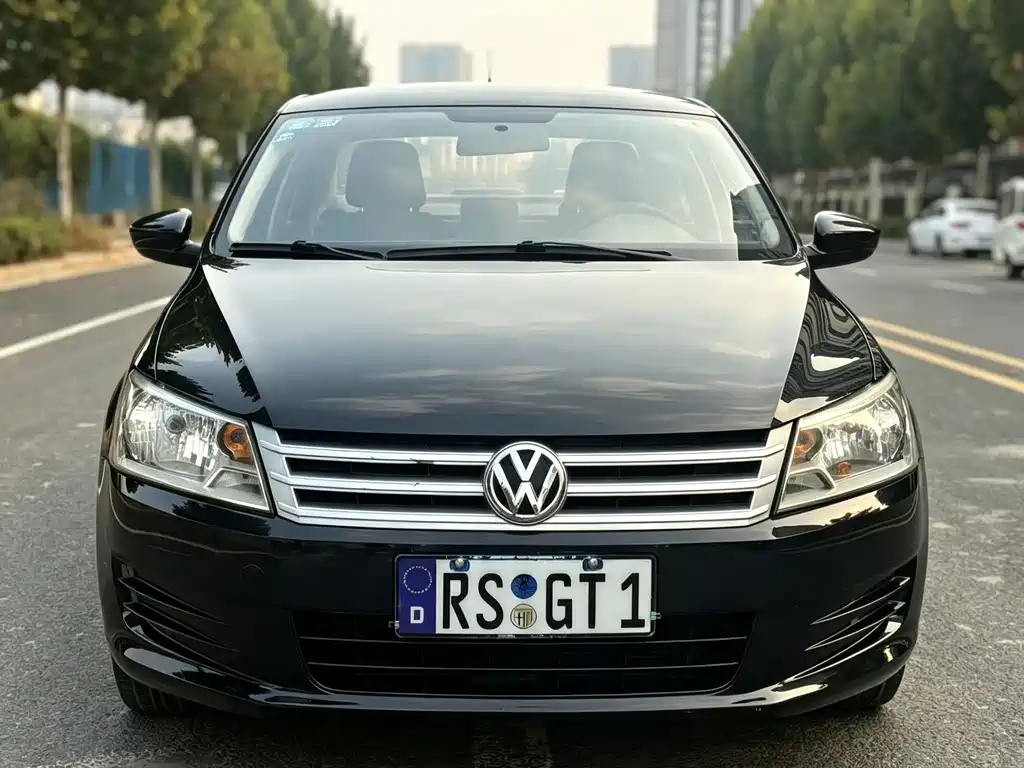 Volkswagen Santana — миниатюра 2