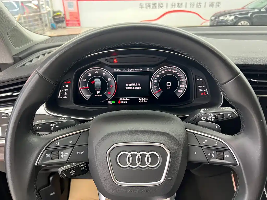 Audi Q7 — миниатюра 11