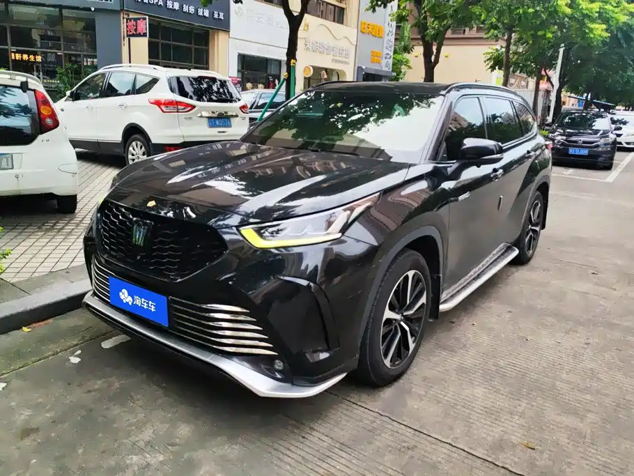 Toyota Crown Kluger