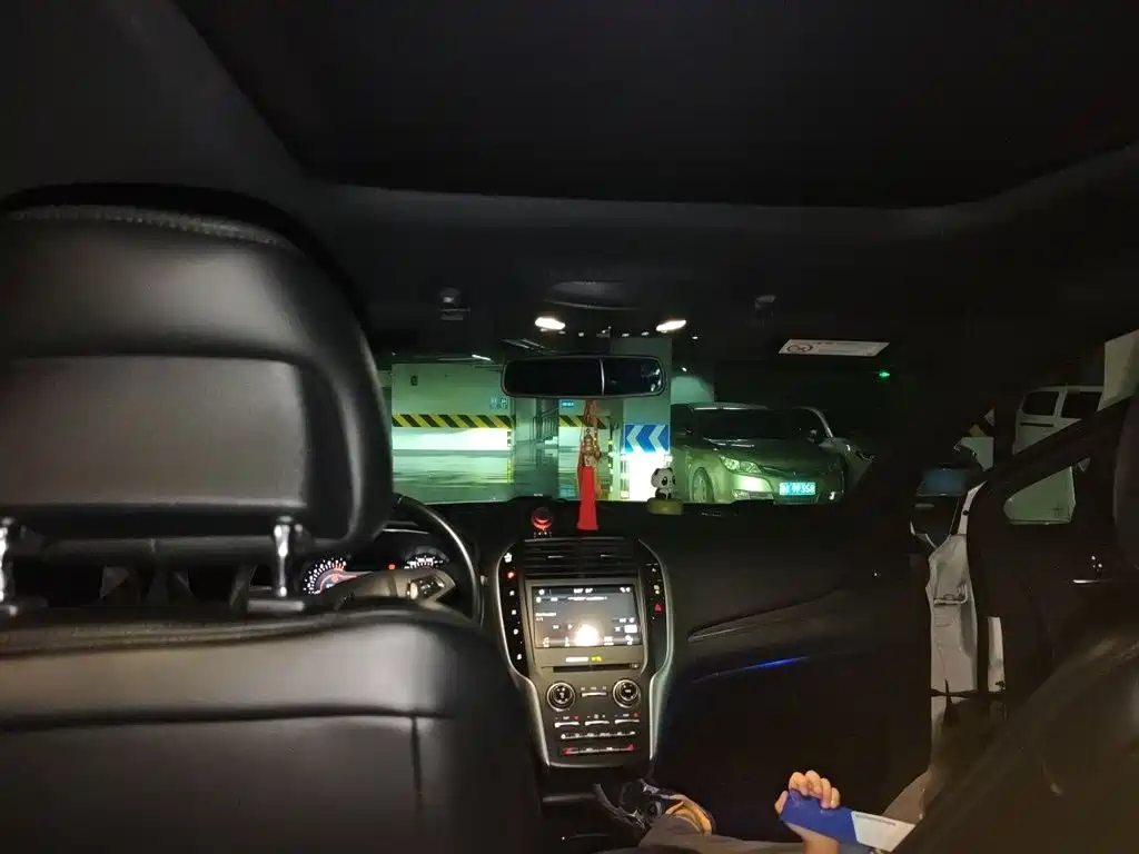 Lincoln MKC — миниатюра 19