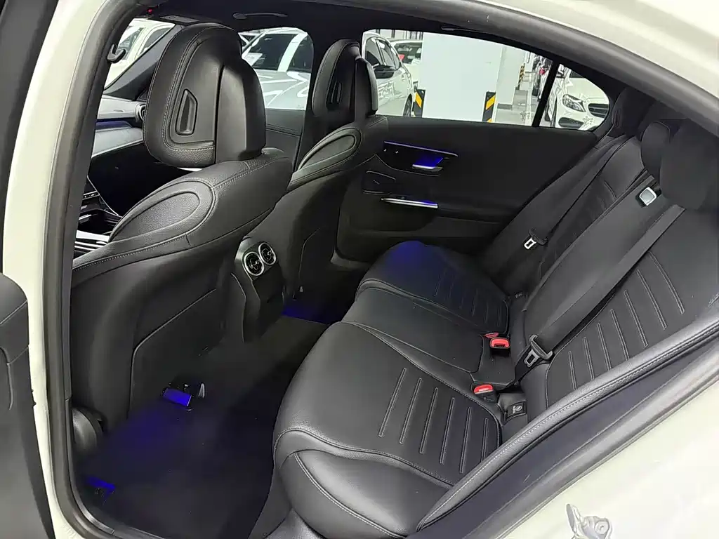 Mercedes-Benz C-Class — миниатюра 10