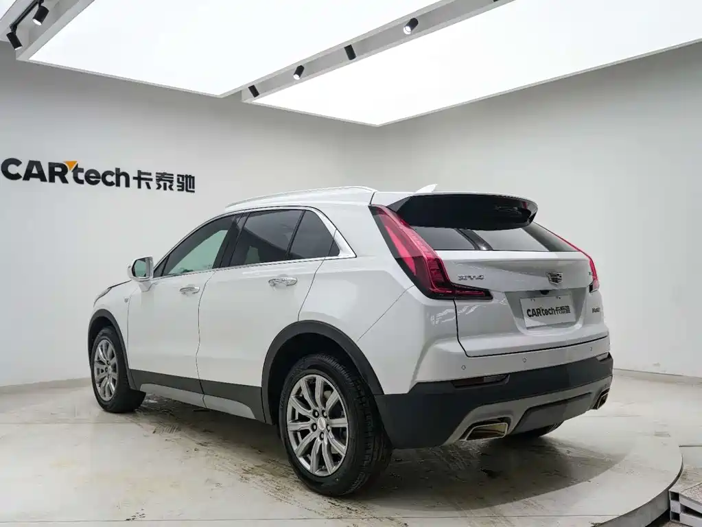 CADILLAC XT4