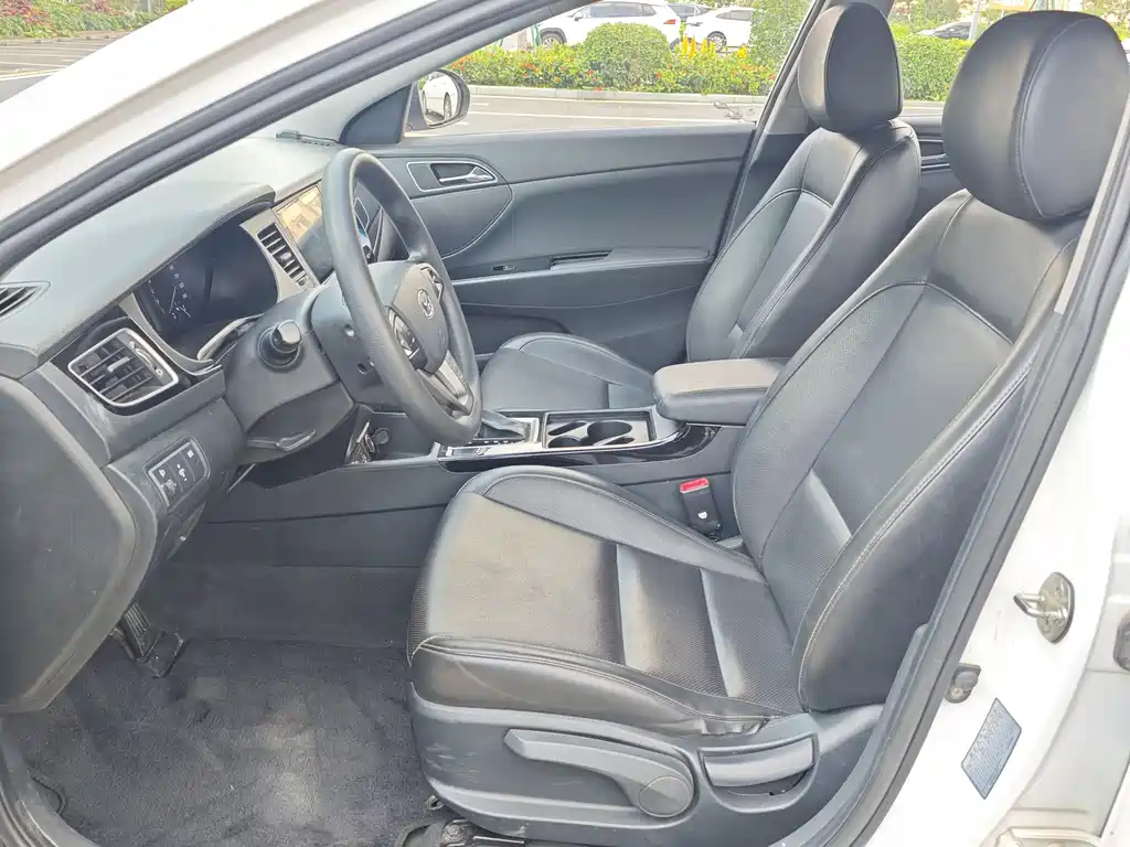 Hyundai Mistra 2016 1.8L AT GLS