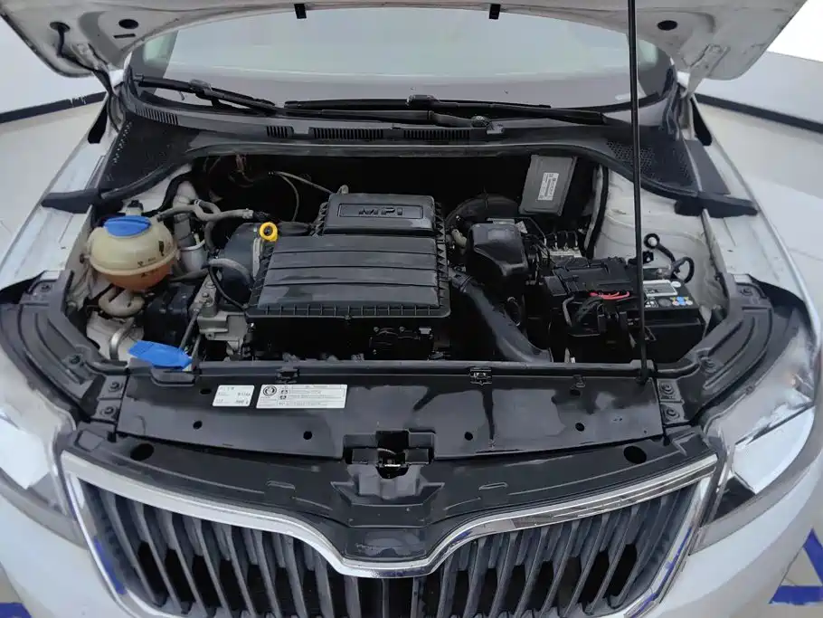 Skoda Rapid — миниатюра 10