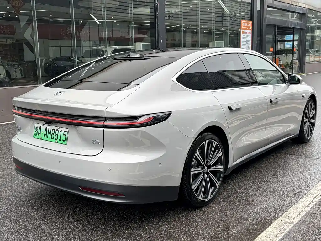 NIO NIO ET7