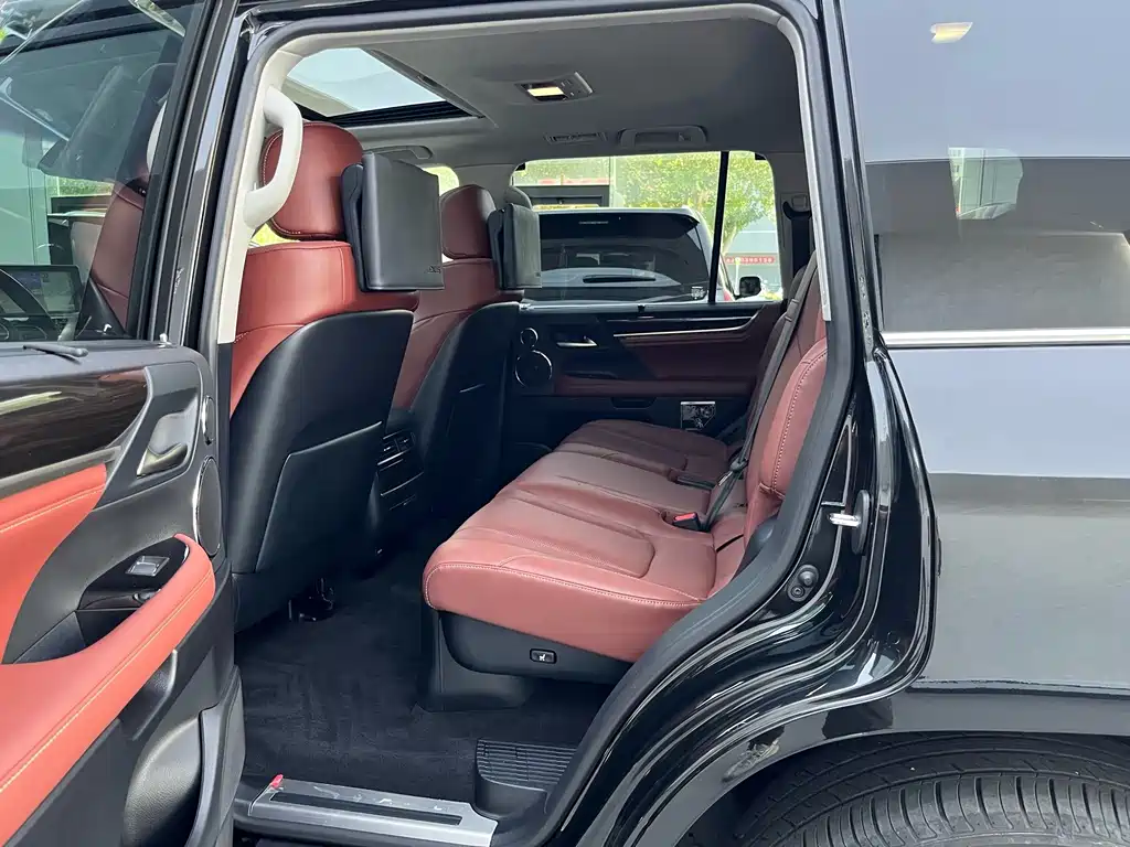 Lexus LX — миниатюра 5