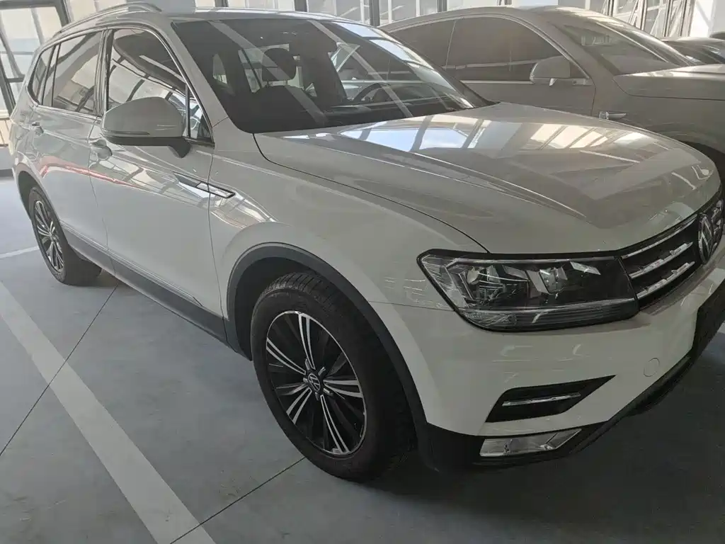 Volkswagen Tiguan L — миниатюра 3