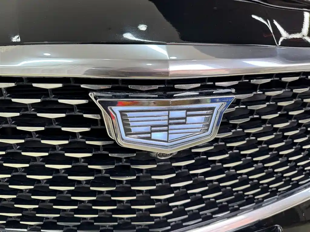 Cadillac CT6 - фото 23