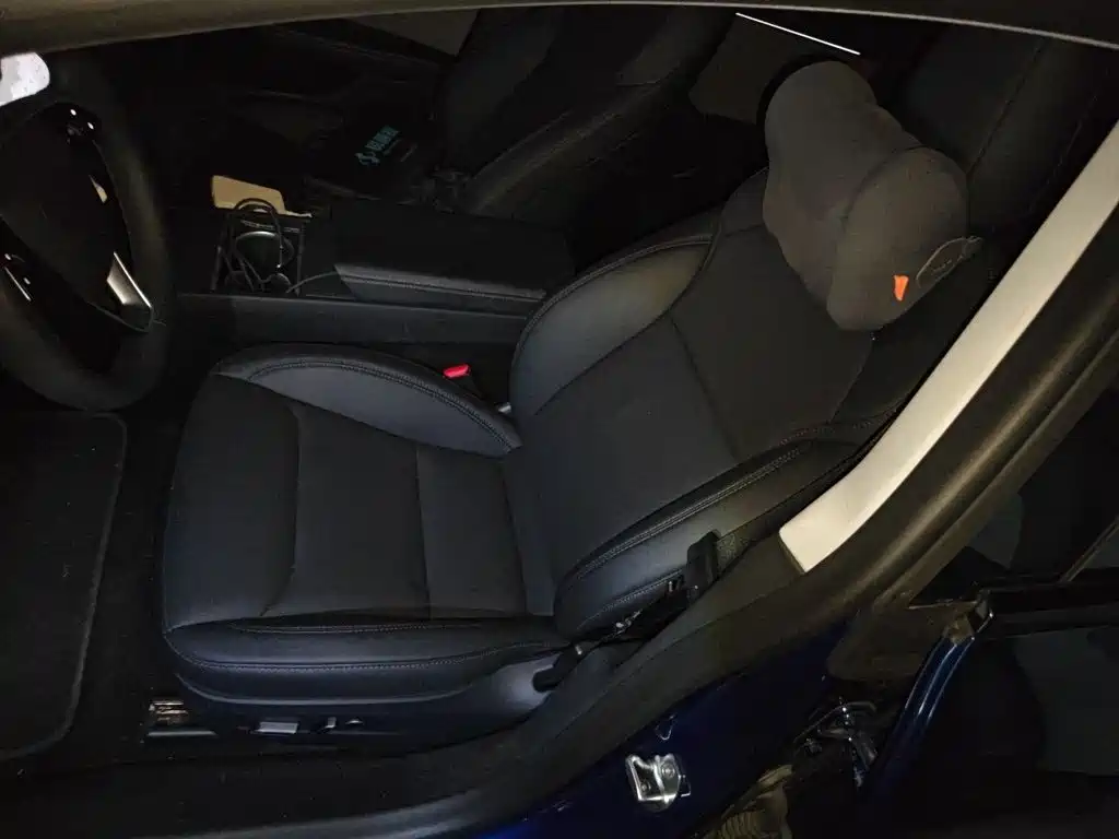 Tesla Model 3 — миниатюра 8