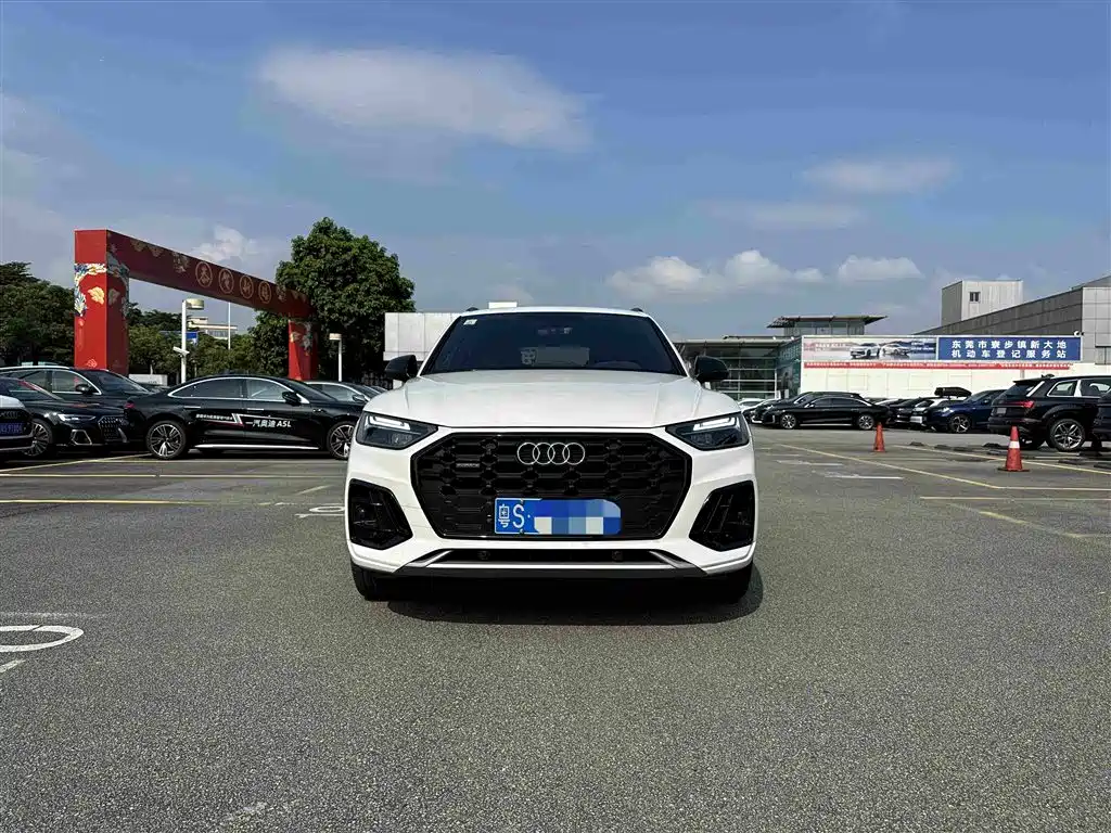 Audi Q5L — миниатюра 2