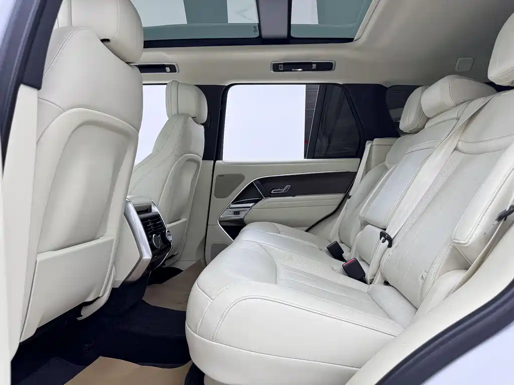 Land Rover Range Rover 2023 3.0 L6 360PS