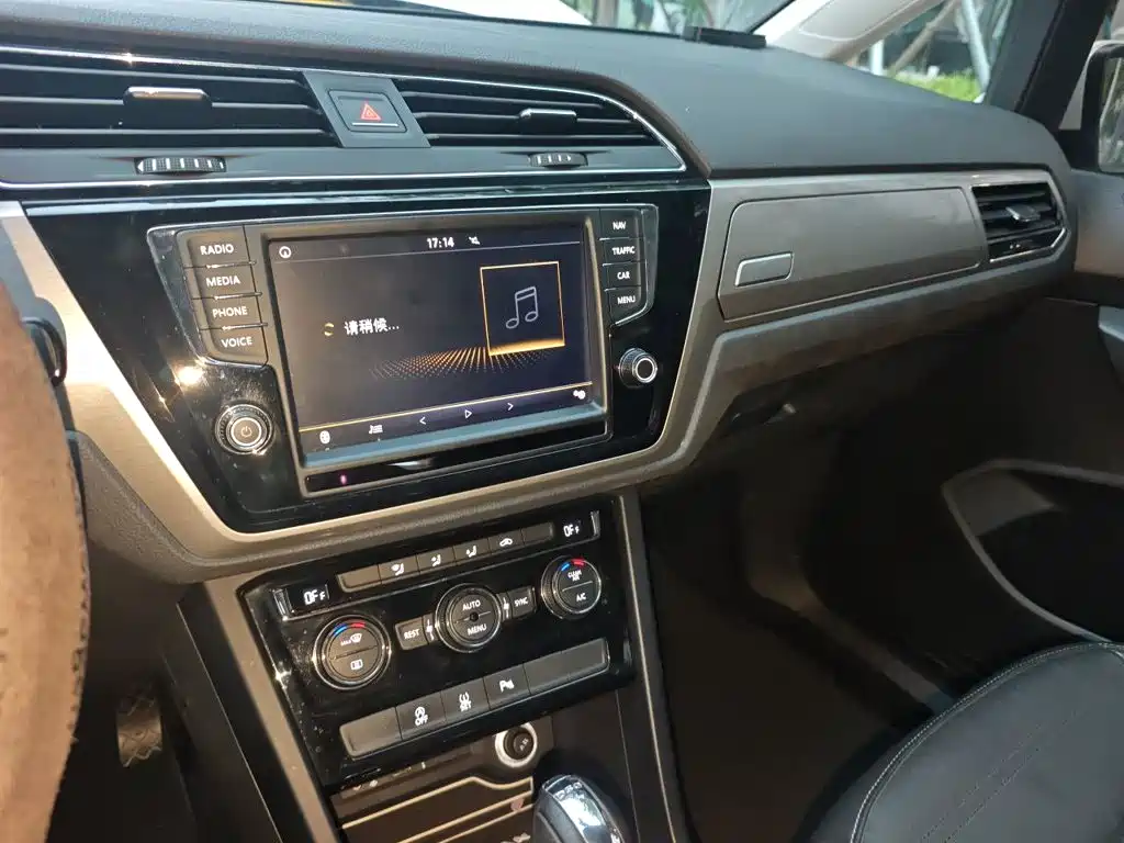 Volkswagen Touran — миниатюра 14