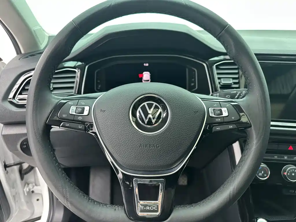 Volkswagen T-Roc — миниатюра 17
