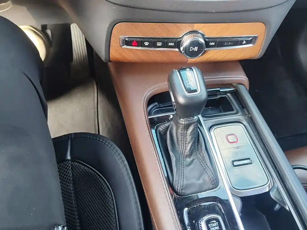 Volvo XC90 — миниатюра 19