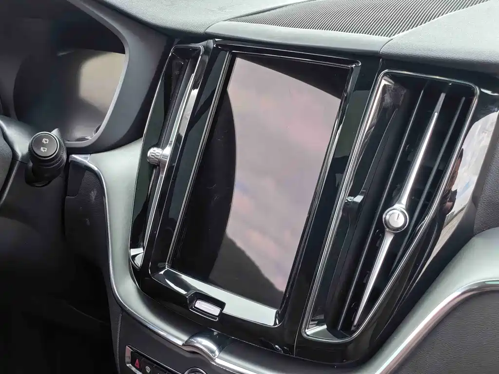 Volvo XC60 — миниатюра 11