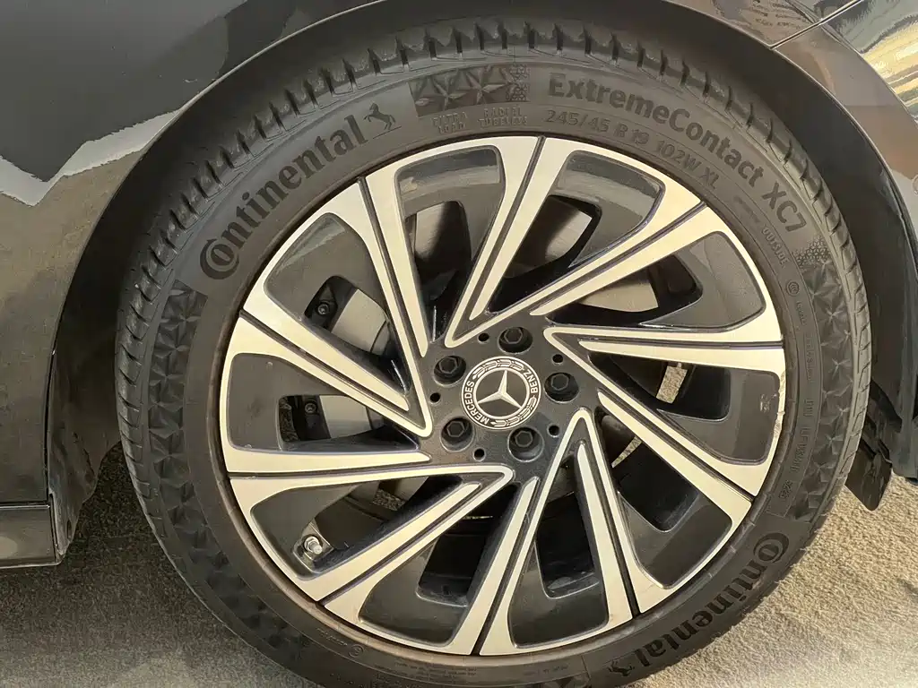 Mercedes-Benz E-Class — миниатюра 17