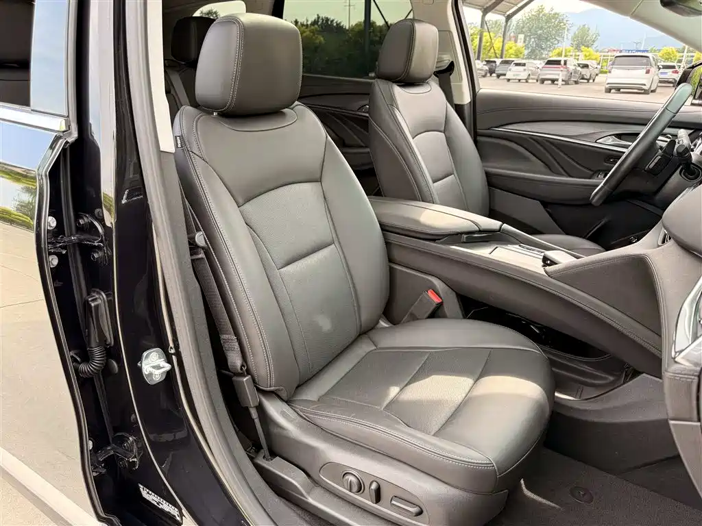 Buick Enclave 2022 652T Luxury 7 мест