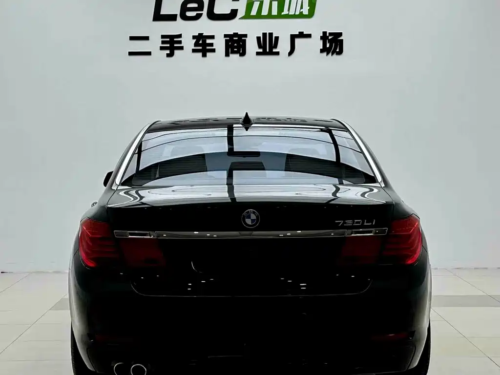 BMW 7 Series — миниатюра 5