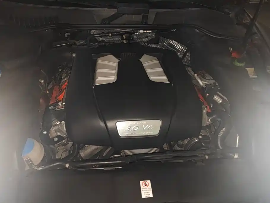 Porsche Cayenne — миниатюра 10