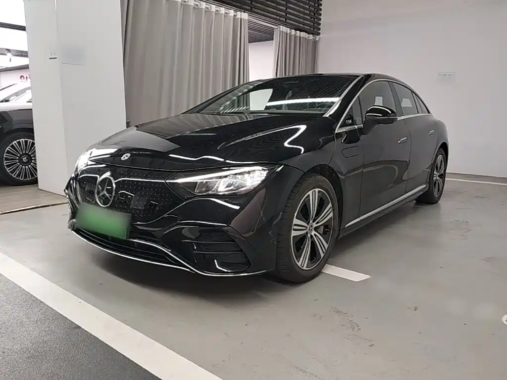 奔驰EQE 2025款 500 4MATIC 先锋版 2025