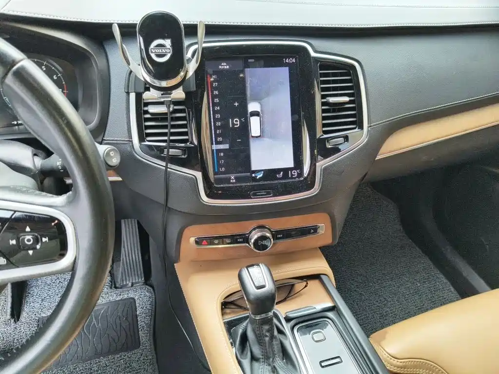 Volvo XC90 — миниатюра 6