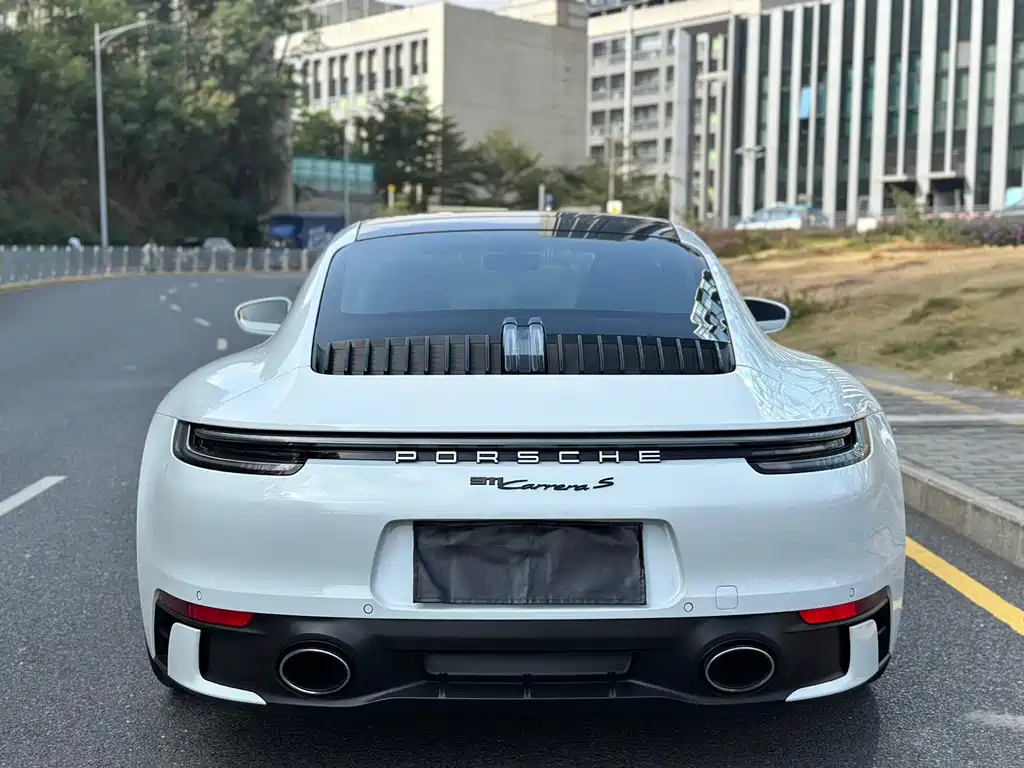 PORSCHE 911