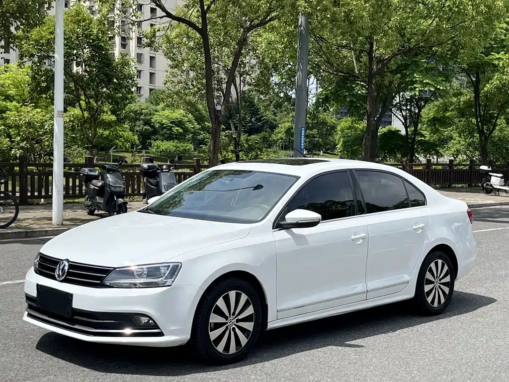 Volkswagen Sagitar 2017