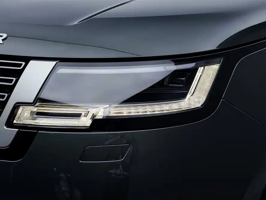 Land Rover Range Rover 2023 3.0 L6 400PS мест Long Wheelbase