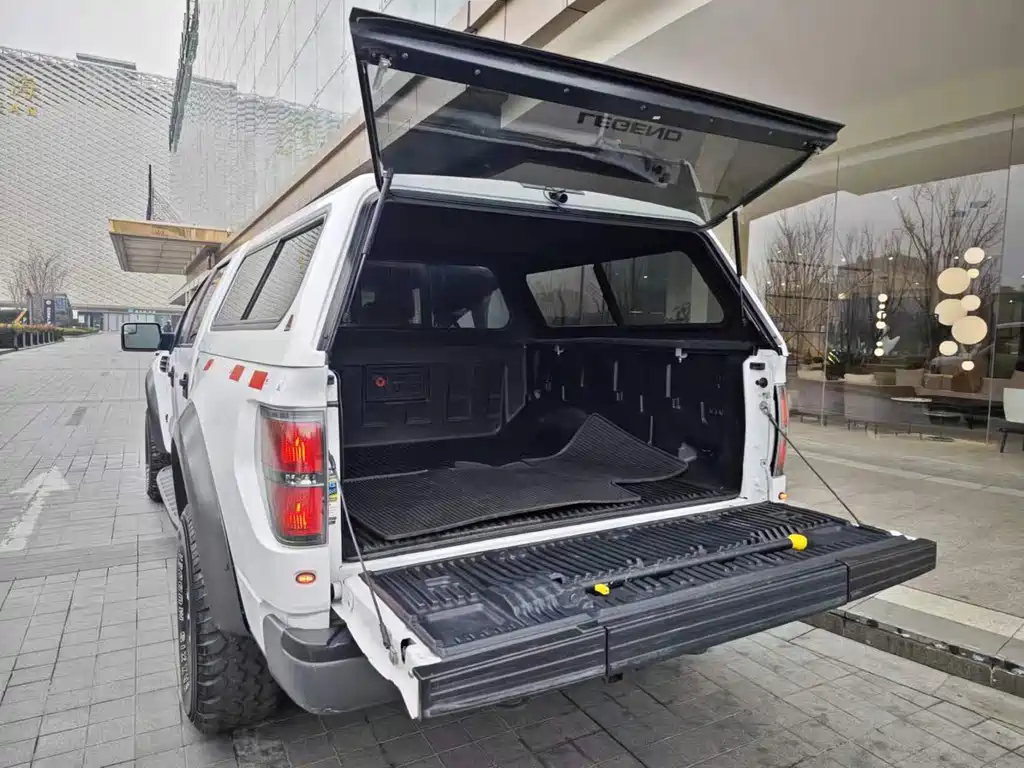 Ford F-150 Raptor — миниатюра 5