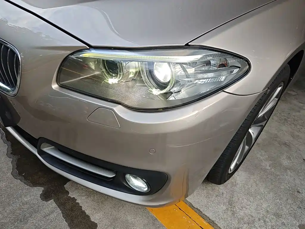BMW 5 Series — миниатюра 24