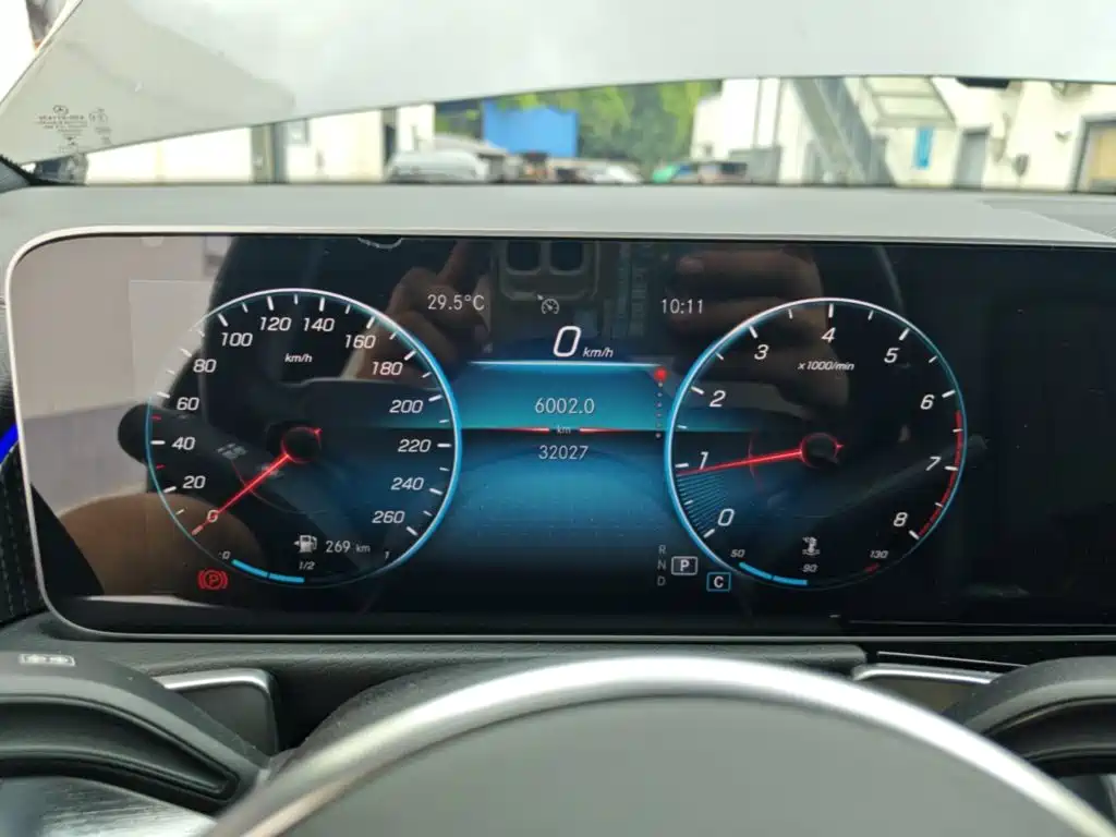 Mercedes-Benz GLB — миниатюра 12