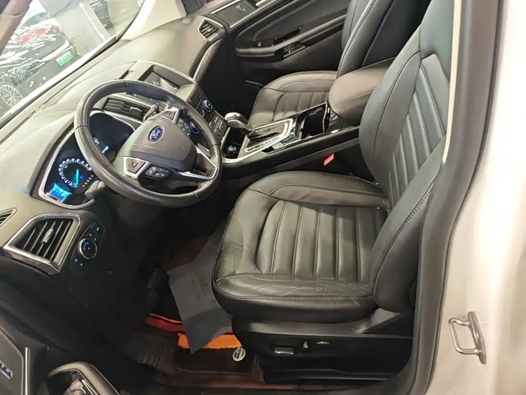 Ford Edge — миниатюра 15