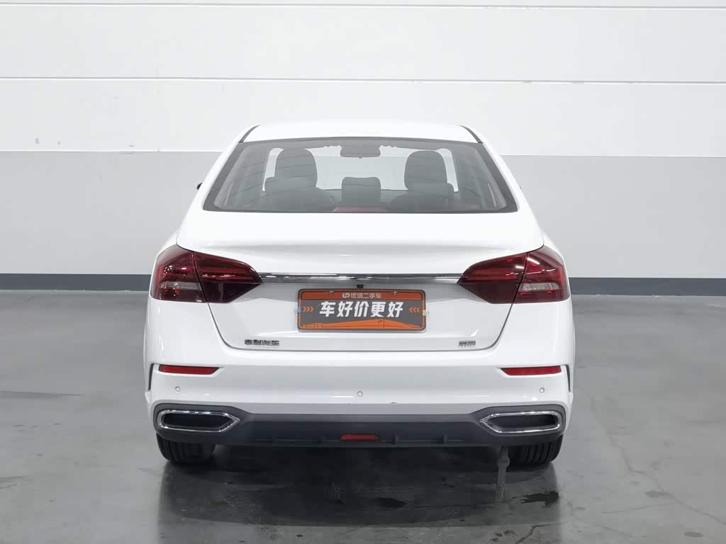 Geely Emgrand 1.5 л 2022 г. Белый, пробег 36500 км