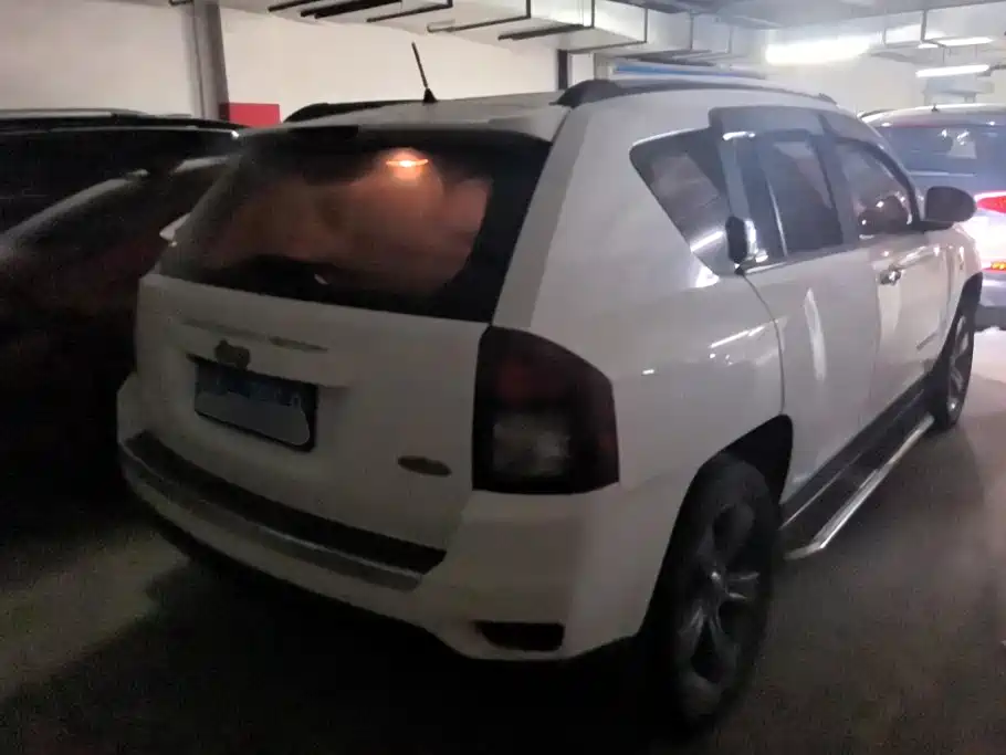 Jeep Compass (Import) — миниатюра 3