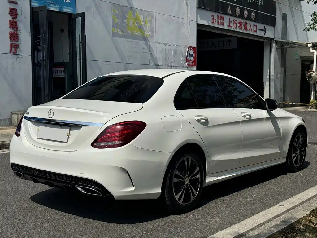 Mercedes-Benz C-Class — миниатюра 7