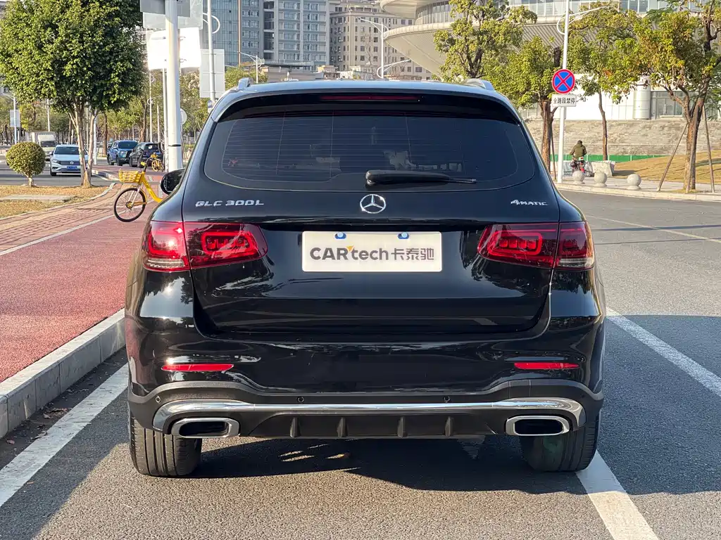 MERCEDES-BENZ GLC