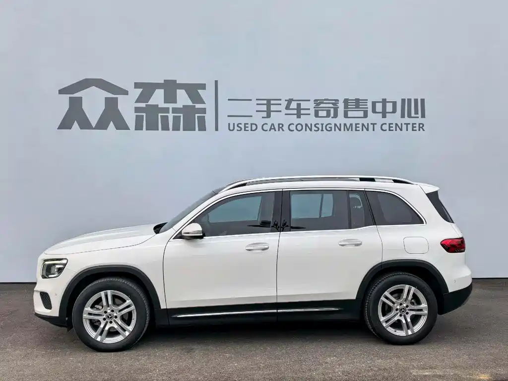 MERCEDES-BENZ GLB