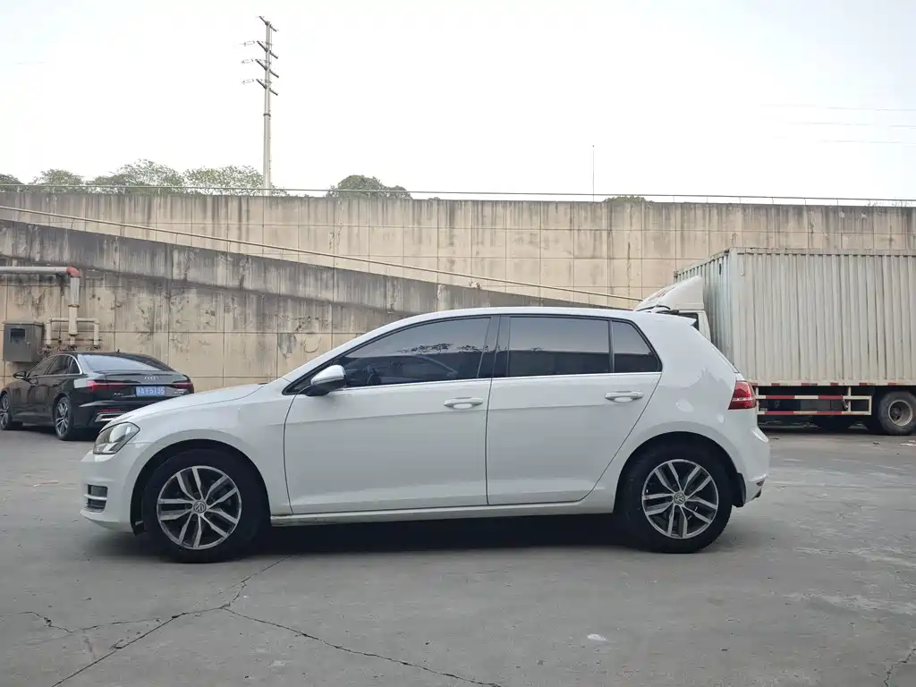 Volkswagen Golf — миниатюра 13