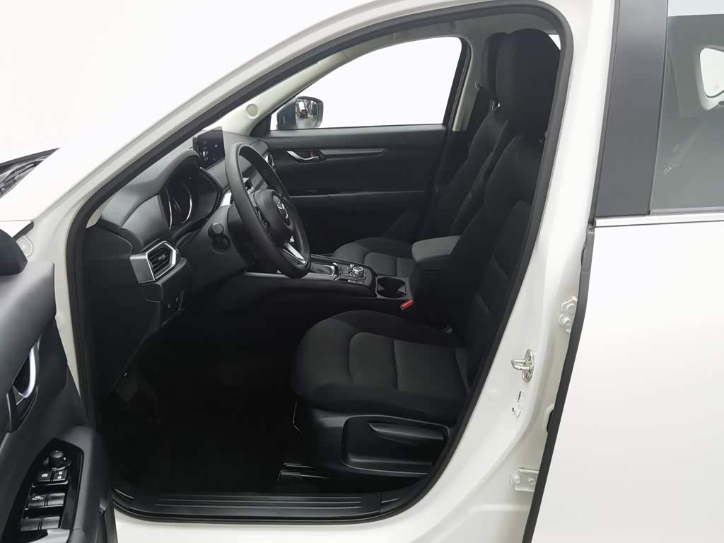 Mazda CX-5 2.0 л 2024 г. Белый, пробег 25000 км