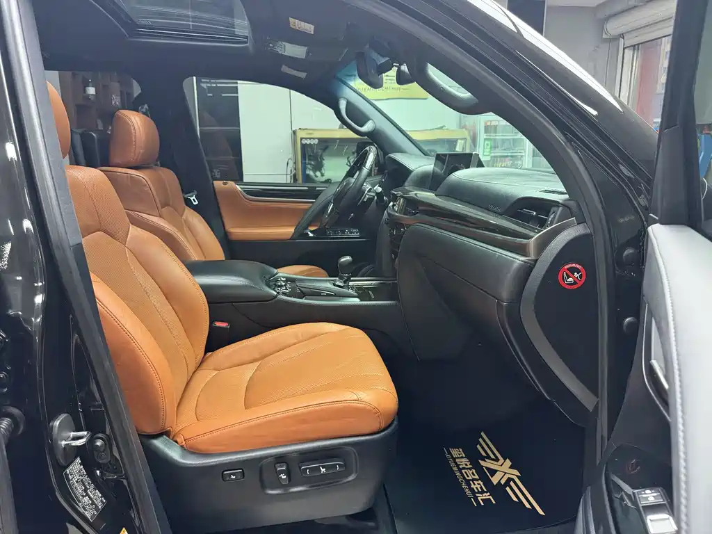 Lexus LX — миниатюра 11