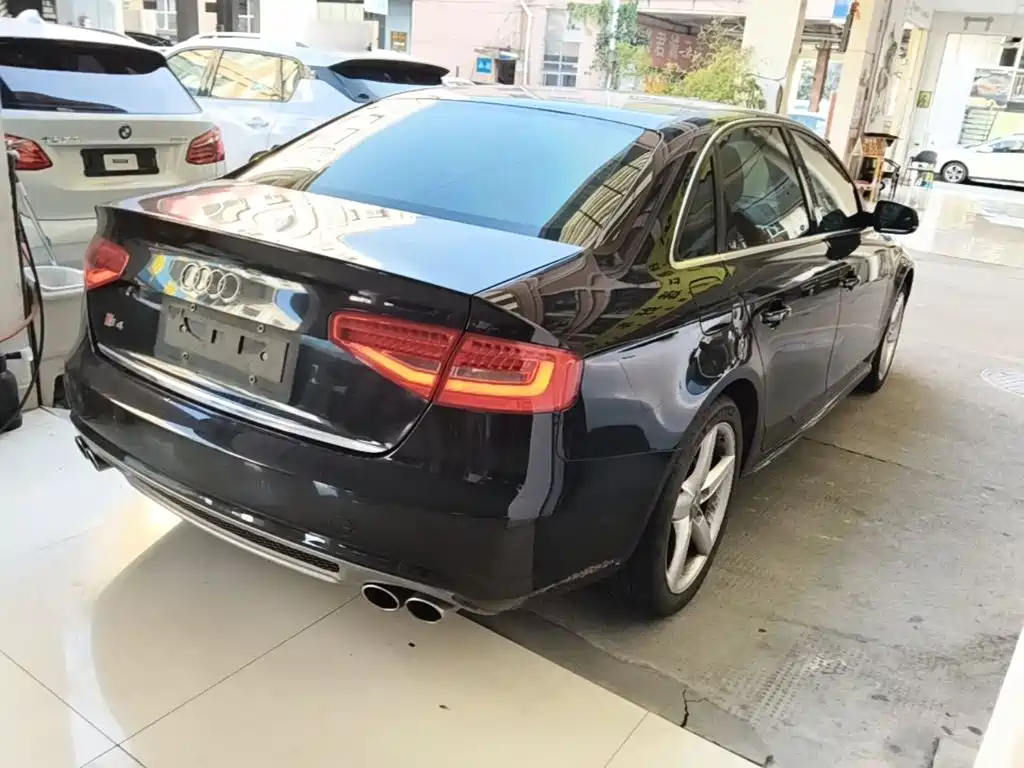 Audi A4L — миниатюра 7