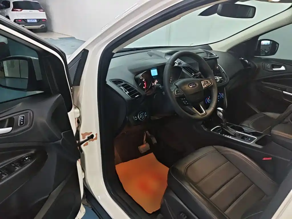 Ford Kuga — миниатюра 16