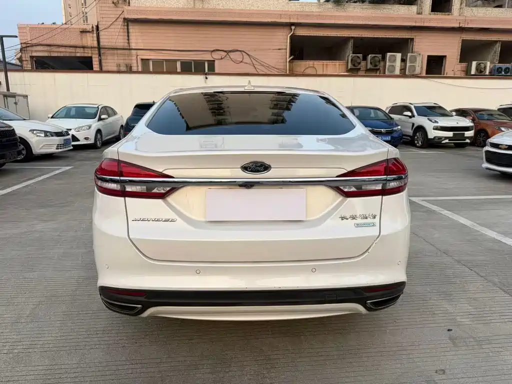 Ford Mondeo — миниатюра 12