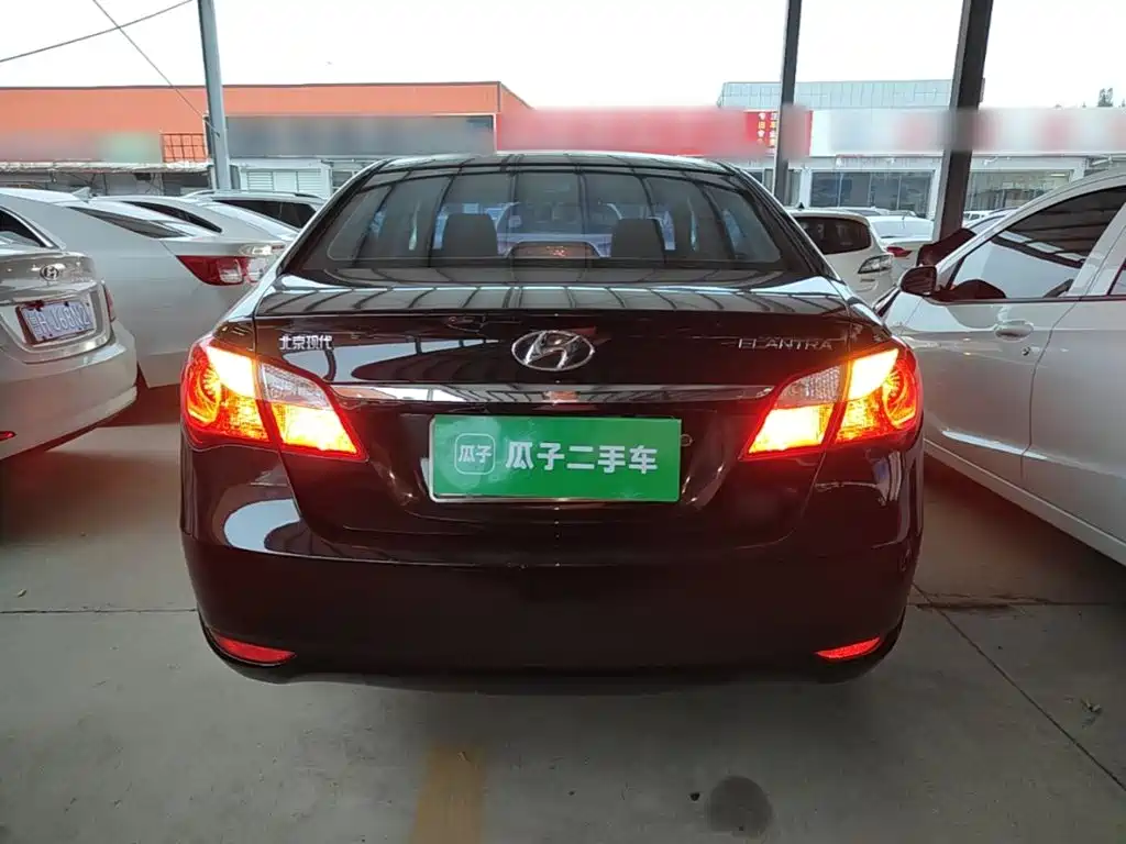 Hyundai Elantra — миниатюра 6