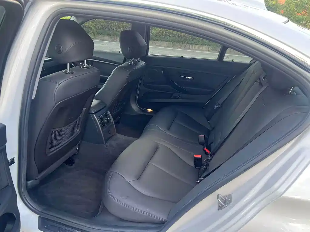 BMW 3 Series — миниатюра 11