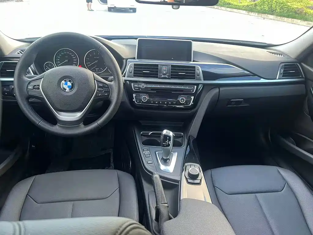 BMW 3 Series — миниатюра 12