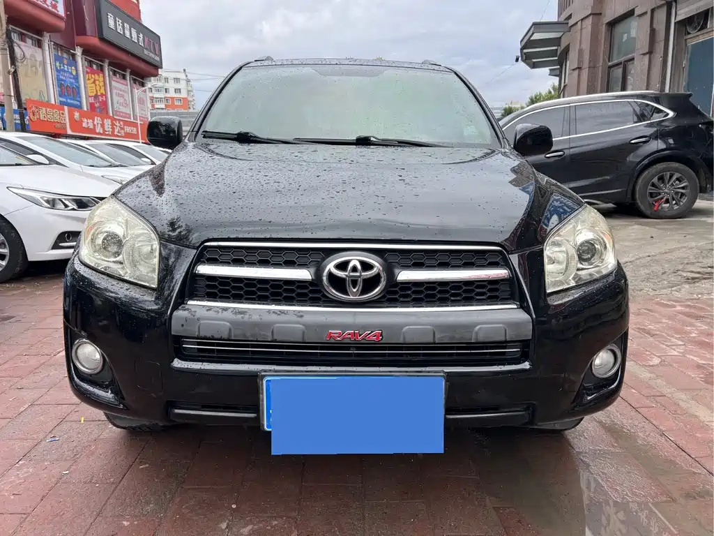 Toyota RAV4 — миниатюра 2