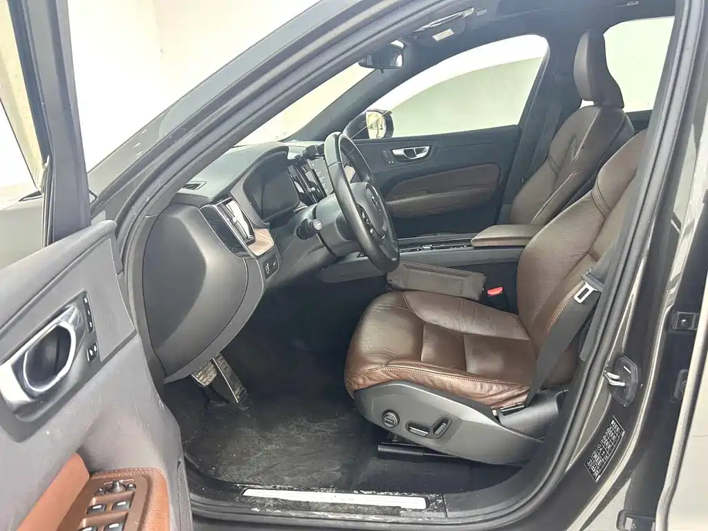 Volvo XC60 — миниатюра 6