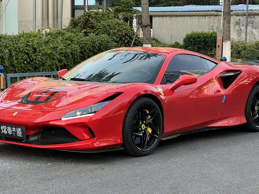 Ferrari F8 2023