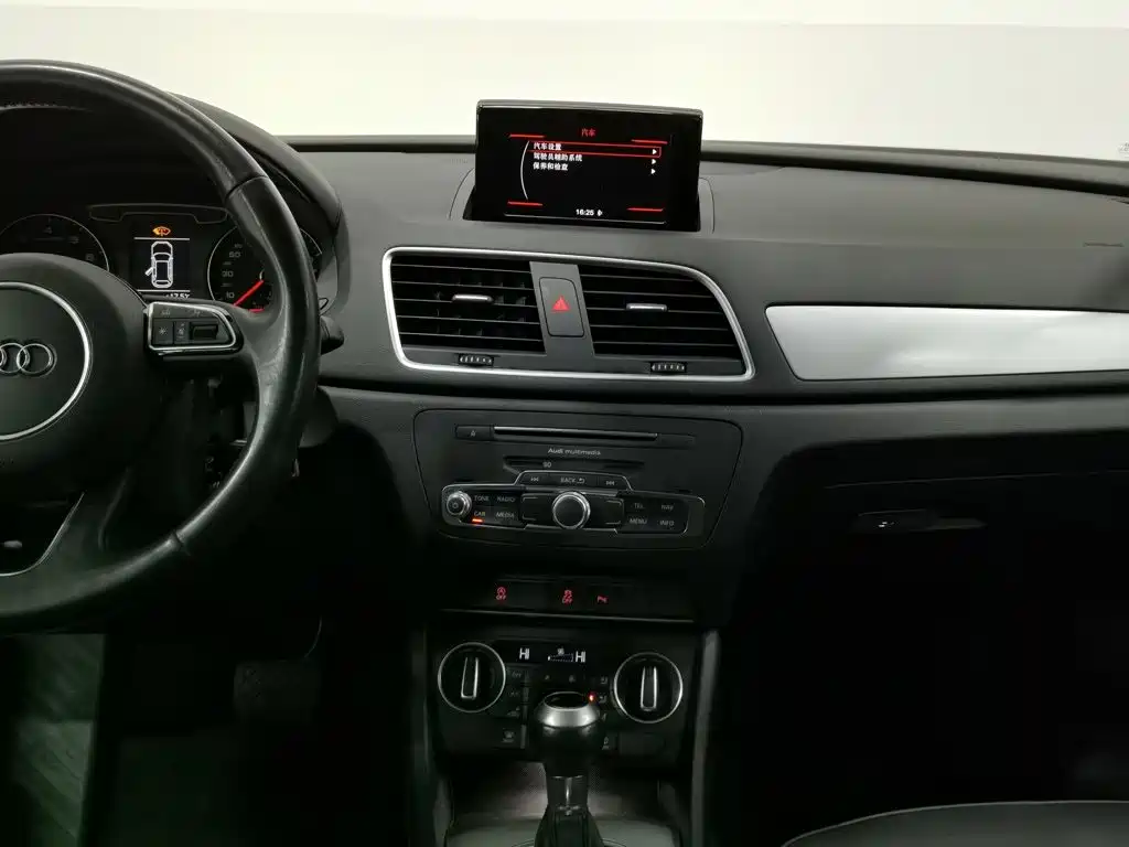 Audi Q3 — миниатюра 12
